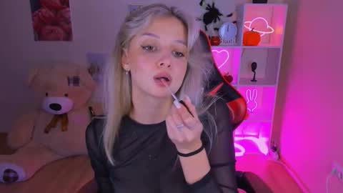 Melissa online show from October 13, 4:31 pm