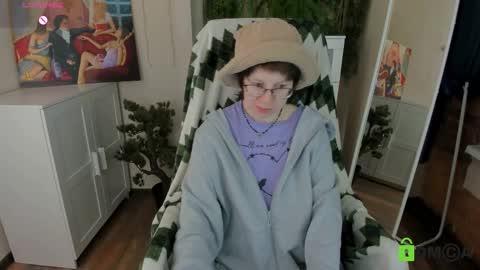 Melissa online show from February 1, 10:40 pm