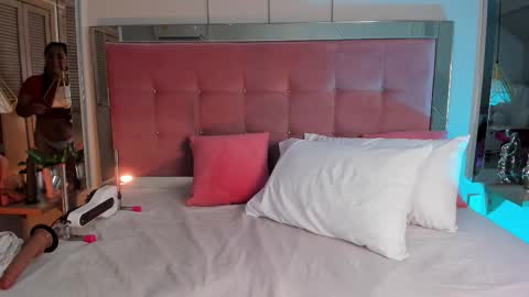 M E L I S S A  online show from December 19, 12:22 pm