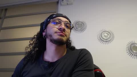 Melkkor Independient Model online show from February 25, 11:30 pm