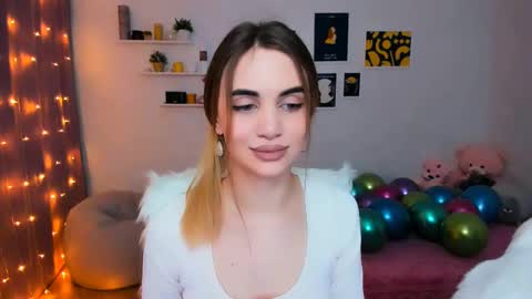 Snapshot of mellifluoustess chatting on February 13, 1:19 am Tessa online show from February 13, 1:19 am