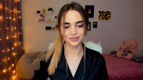 Snapshot of mellifluoustess chatting on December 9, 8:01 pm Tessa online show from December 9, 8:01 pm