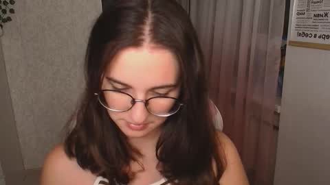 Snapshot of mellonmayre chatting on October 22, 8:32 pm mellonmayre online show from October 22, 8:32 pm