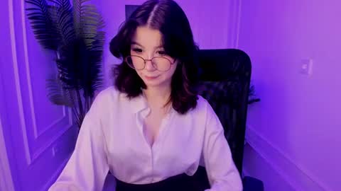 mellsawertyq online show from November 3, 7:37 pm