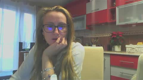 Snapshot of melly_rosey chatting on December 5, 12:17 pm Melly online show from December 5, 12:17 pm