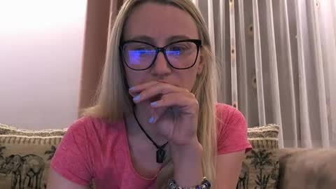 Melly online show from January 15, 4:49 pm