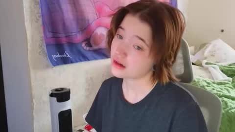 Snapshot of meowki4 chatting on October 6, 4:30 am meowme online show from October 6, 4:30 am