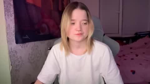 Snapshot of meowki4 chatting on January 4, 3:07 am meowme online show from January 4, 3:07 am