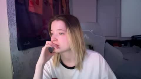 Snapshot of meowki4 chatting on December 31, 4:06 am meowme online show from December 31, 4:06 am