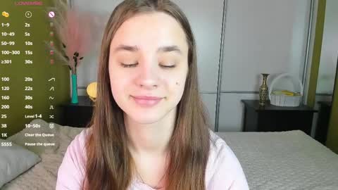 Julie online show from March 31, 10:05 am