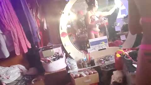 Snapshot of merelyalover chatting on January 21, 11:55 pm gurlnips online show from January 21, 11:55 pm