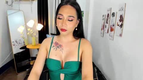 Snapshot of mereselaurelts chatting on October 11, 8:23 pm MereseLaurelTS online show from October 11, 8:23 pm