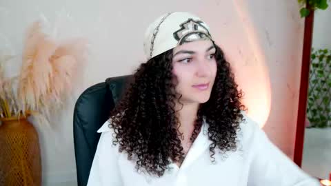 Merida Bell online show from March 4, 3:25 am