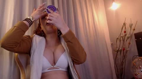 meriiiidaa online show from October 14, 3:09 am