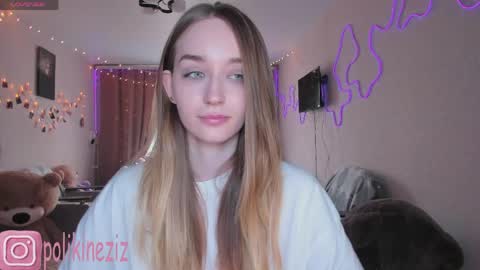 Sara online show from April 2, 2:35 pm