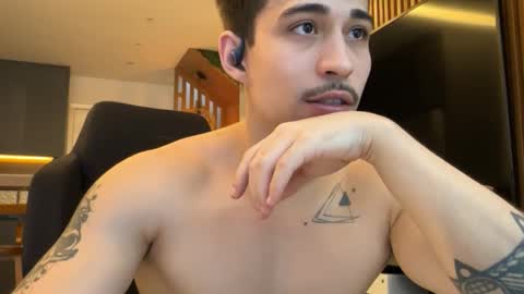 mettew22cm online show from February 3, 8:46 pm