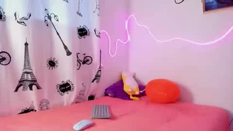 Snapshot of meyparker chatting on September 18, 9:19 pm mey lara online show from September 18, 9:19 pm