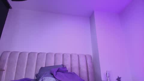 Emi online show from January 12, 7:43 pm