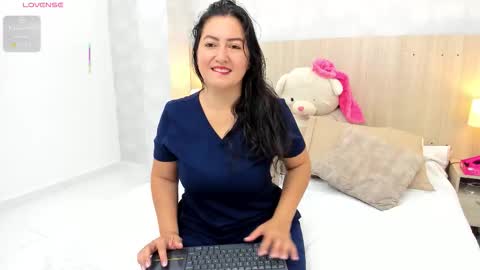Mia Aristizabal online show from November 25, 11:42 am