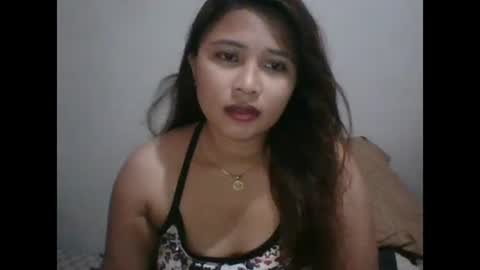 Snapshot of mia_bella04 chatting on January 5, 1:35 am mia_bella04 online show from January 5, 1:35 am