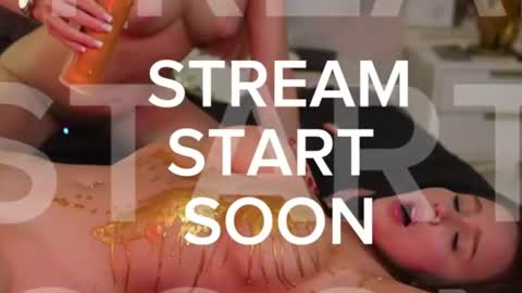 Mia and friends online show from July 17, 2:19 pm