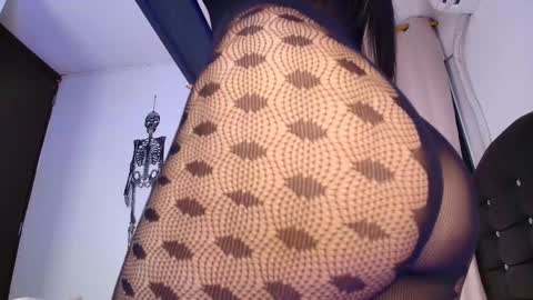 Mia online show from November 5, 11:07 pm