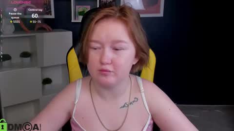 Mia online show from November 8, 3:20 am