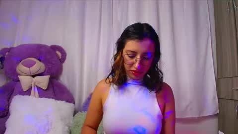 Snapshot of mia_flames chatting on September 20, 12:46 am Mia flames online show from September 20, 12:46 am