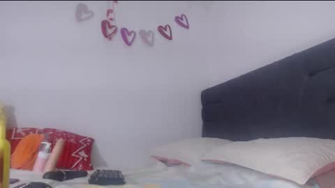 mia_foxxy_ online show from February 16, 4:49 pm