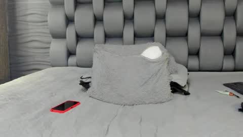 mia_kleim1 online show from February 5, 7:50 pm