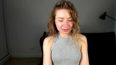 Mia online show from March 15, 2:20 pm