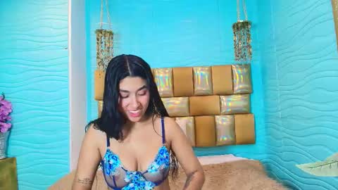 mia montess online show from December 4, 2:38 pm