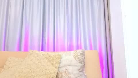 Mia online show from March 25, 12:34 pm