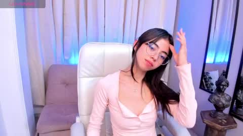 Mia online show from May 25, 4:24 pm