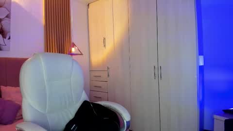 Mia Nevaeh - follow me online show from January 9, 8:36 pm