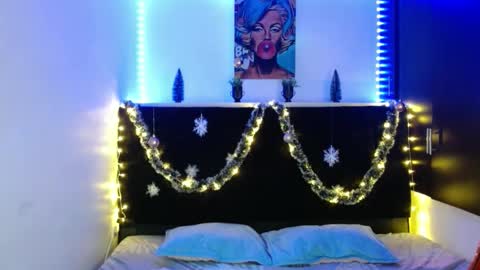 Mia  online show from December 5, 11:56 pm