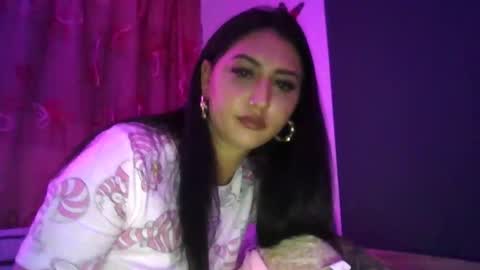 Mia online show from March 21, 9:30 pm