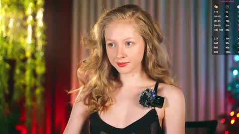 Mia online show from January 8, 6:47 pm