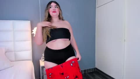 mia vixenn  online show from October 4, 4:54 am