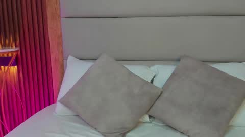 M I A online show from March 10, 2:38 am