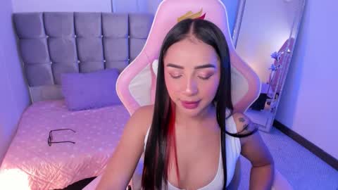 mia  nicolle online show from February 1, 3:14 am