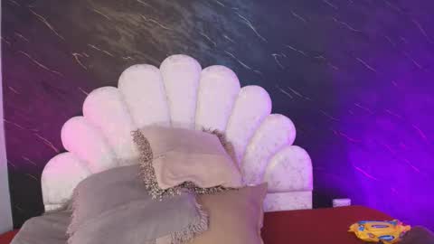 Mia online show from March 25, 12:12 pm