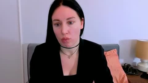 Mia online show from March 3, 4:58 pm