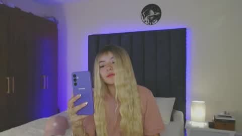 miaandnaty1 online show from February 19, 9:58 pm