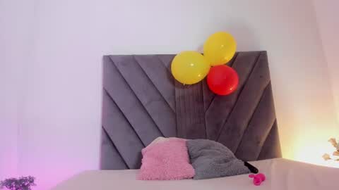 miaatorres_ online show from June 22, 11:50 am