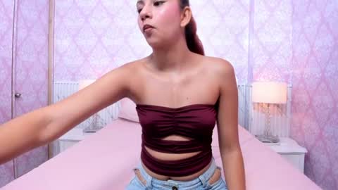 Mia online show from June 14, 2:24 am