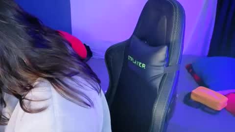 Mia online show from March 30, 2:22 am