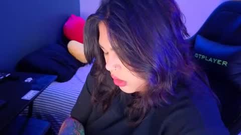 Mia online show from April 4, 1:45 am