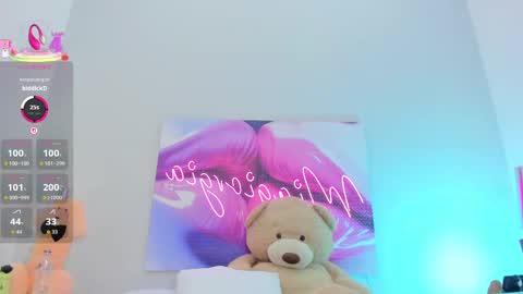 Mia  online show from September 23, 7:09 pm