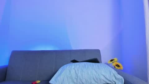 miah new independent model acount online show from March 24, 2:17 am